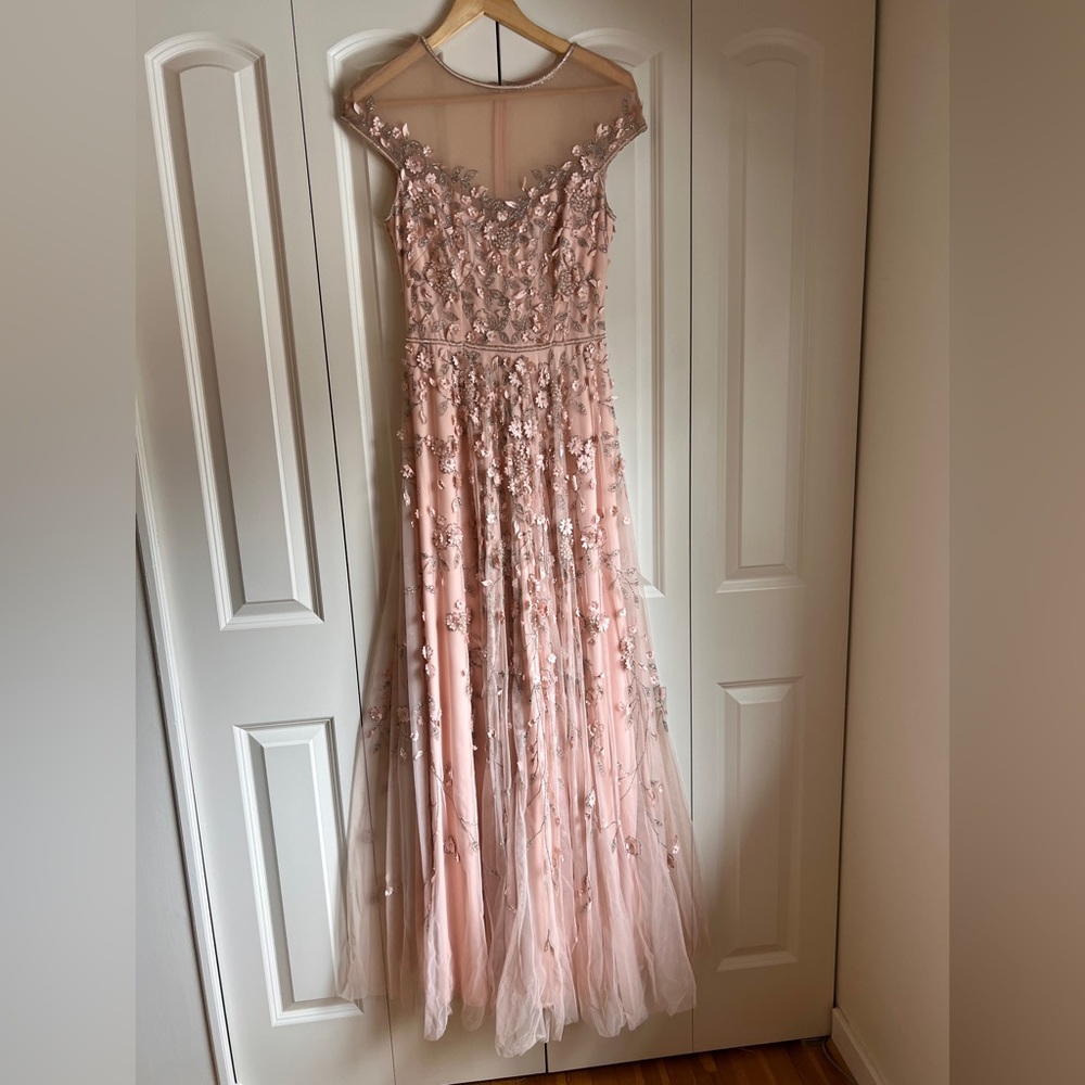 Theia Blush Pink Beaded 3D Floral Tulle Gown Size 4 | Formal Wedding Guest Dress